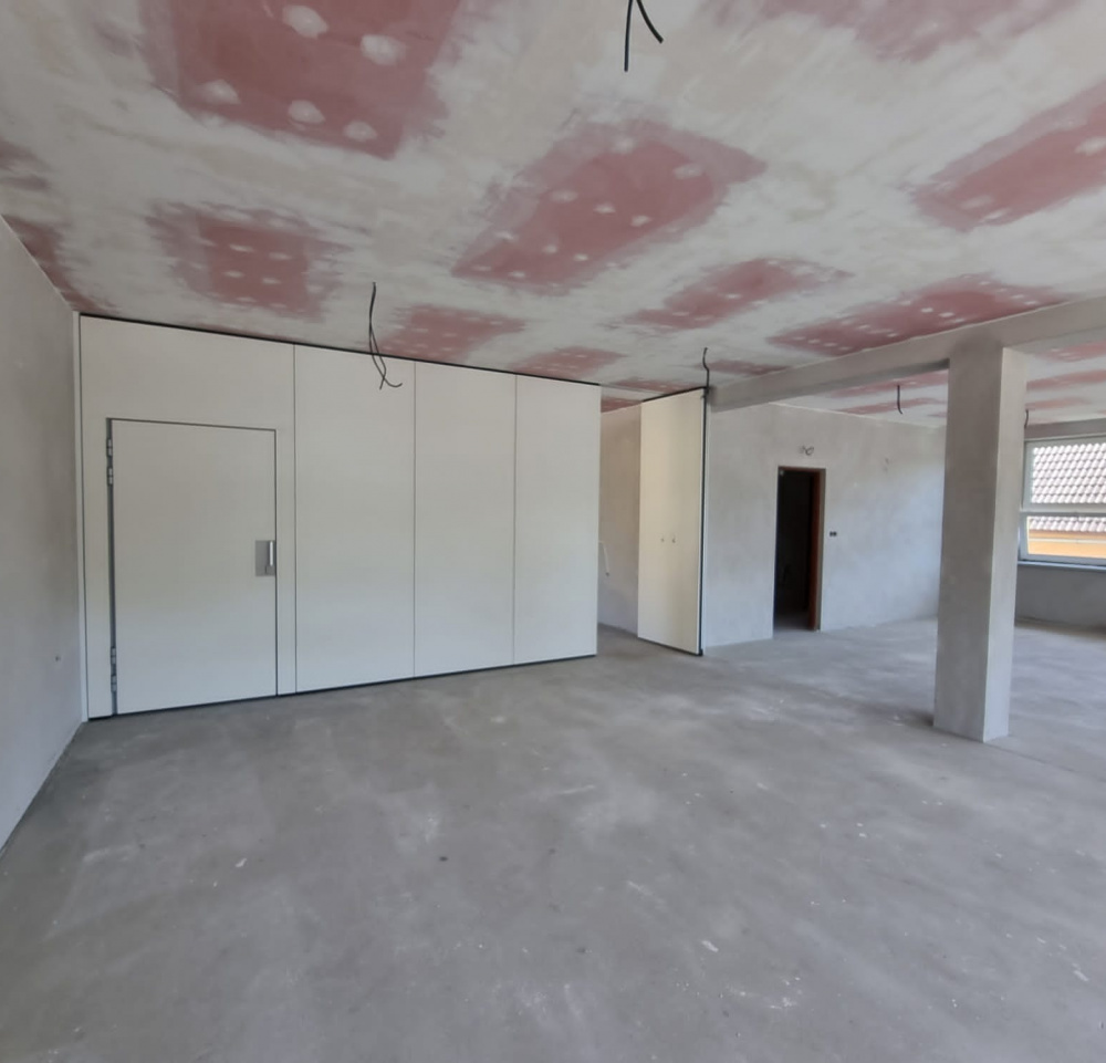 posuvné zvukotesné priečky